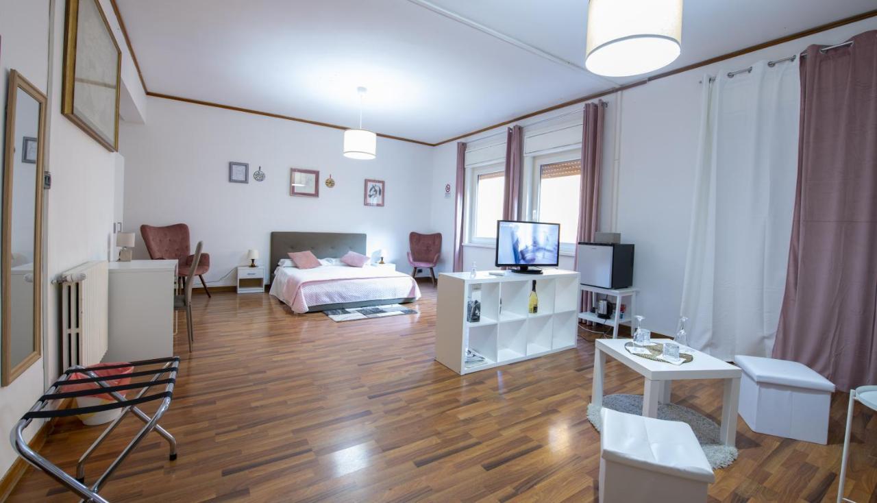 Doctor House Standard, Suites & Luxury Rooms Έννα Εξωτερικό φωτογραφία