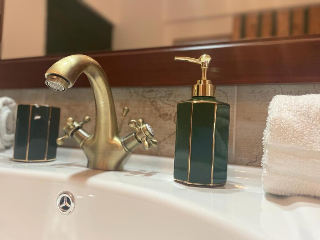 Doctor House Standard, Suites & Luxury Rooms Έννα Εξωτερικό φωτογραφία