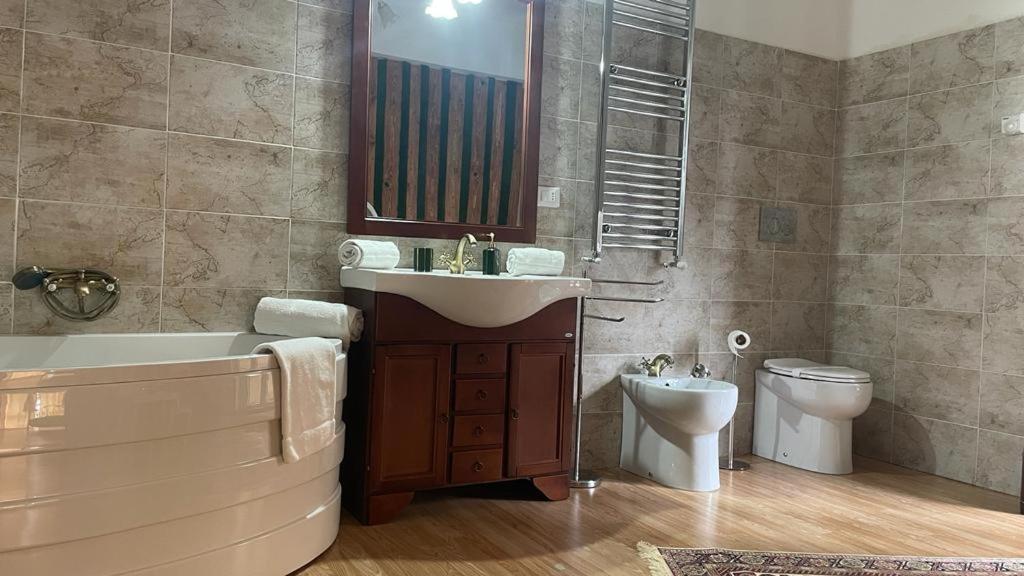 Doctor House Standard, Suites & Luxury Rooms Έννα Εξωτερικό φωτογραφία
