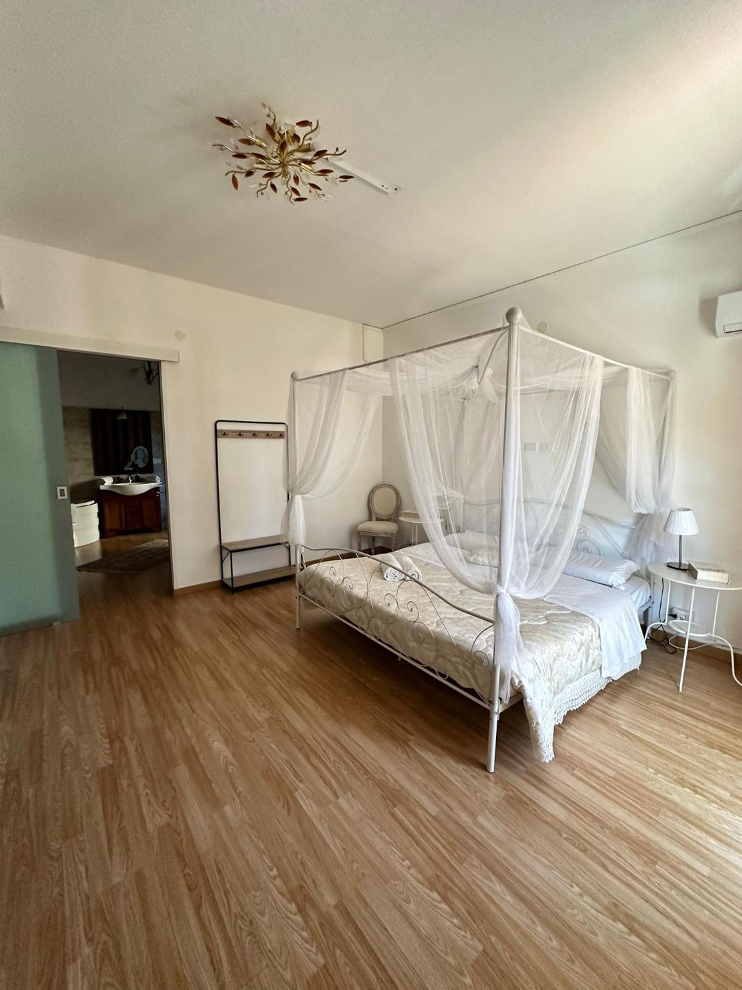 Doctor House Standard, Suites & Luxury Rooms Έννα Εξωτερικό φωτογραφία